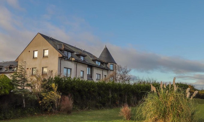 Findhorn House | Aurora View