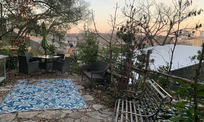 Clarksville Apartment | Austin Base Camp (Monthly)
