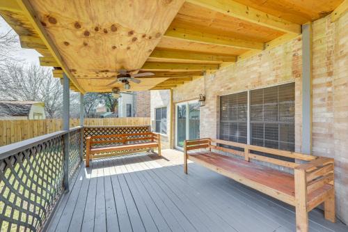 Hillcrest House | Austin Home with Deck - 9 Mi to Zilker Park!
