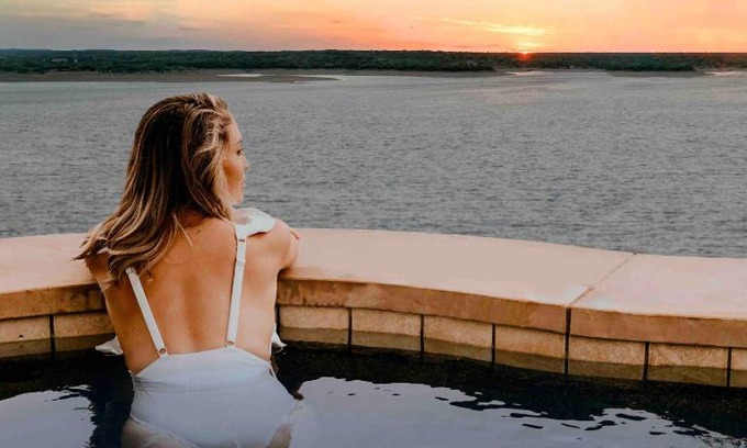 Eck Lane on the Lake Villa | AustinTeton's Sunset Cliff Resort on Lake Travis - PRIVATE WEDDING, EVENT, HEATED POOL, BOAT DOCK