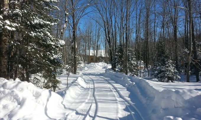 Pence Cabin | Authenic Amish built log cabin on 3,300 acre Gile Flowage. All Modern Amenities