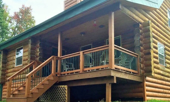 North Carlton Cabin | Authentic 3 Level Log Cabin. 3 Bedrooms, 3 Baths