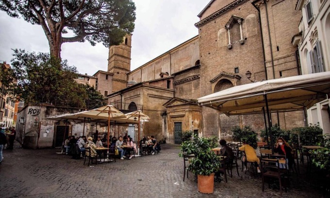 Rione XIV Borgo Apartment | Authentic Architectural Gem in the Heart of Romen