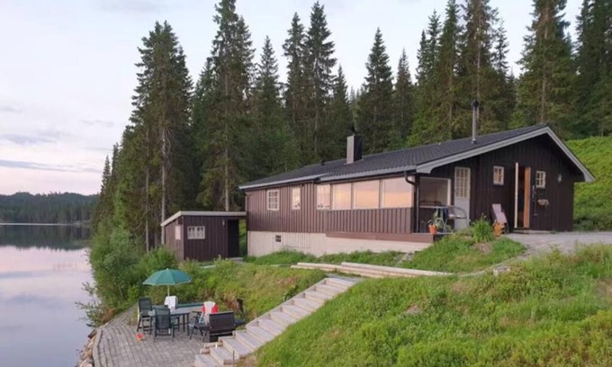 Orkdal Cottage | Authentic Norwegian Cabin with Stunning Lake Views - Cottage with Fishing