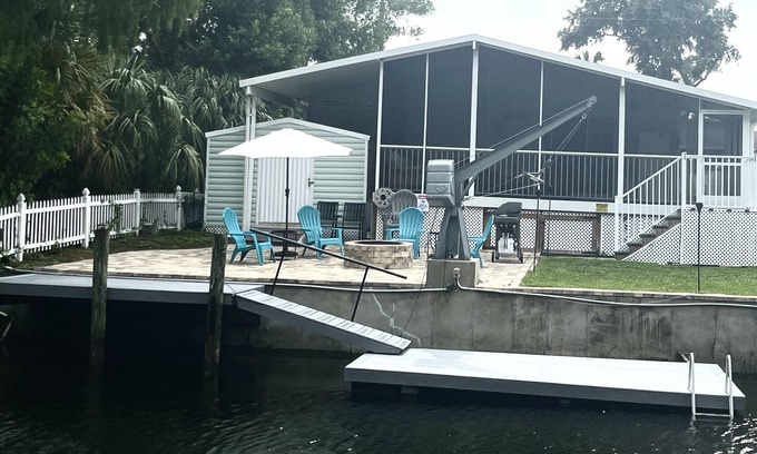 Weeki Wachee Gardens House | Available for Aug. & Sept. for scalloping 200yd paddle to the Weeki Wachee River