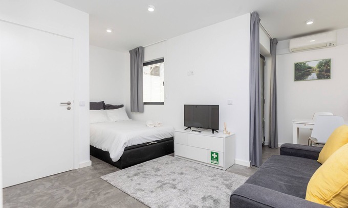 Gloria Apartment | Aveinest - Studio I