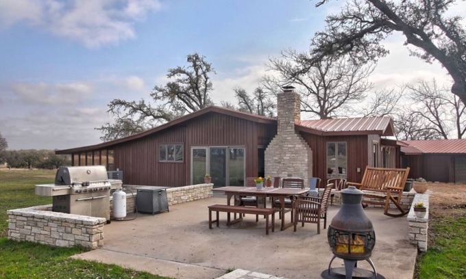 Harper House | Away from it all, views and sunsets!