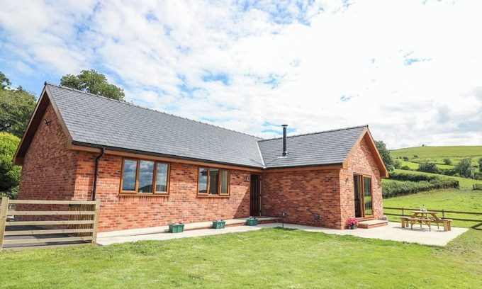 Rhayader Cottage | AWEL Y BRYN, family friendly, character holiday cottage in Rhayader