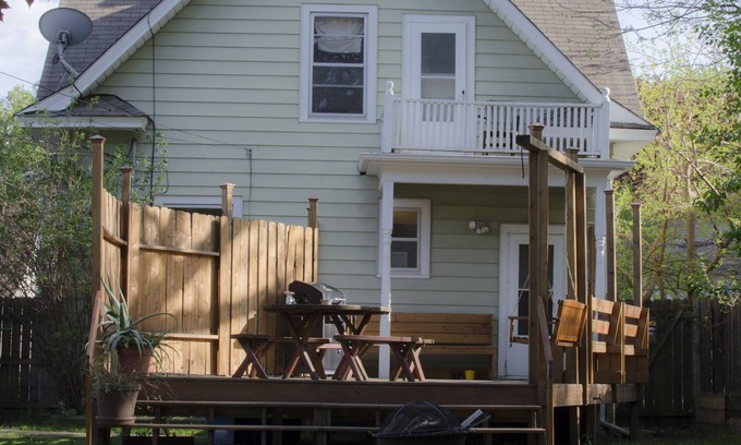 Riverview House | Awesome 3 bedroom house with nice fenced in back yardsafe family neighborhood