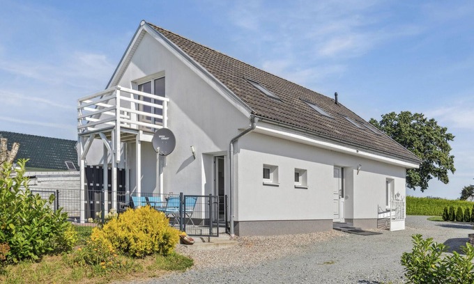 Ahrenshagen-Daskow Apartment | Awesome apartment in Ahrenshagen-Daskow