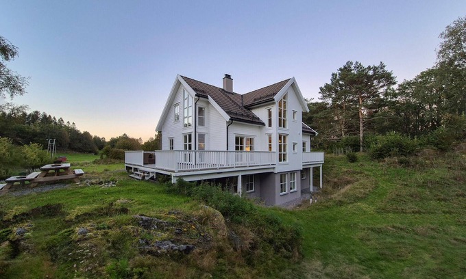 Tysnes Apartment | Awesome apartment in Uggdal with WiFi