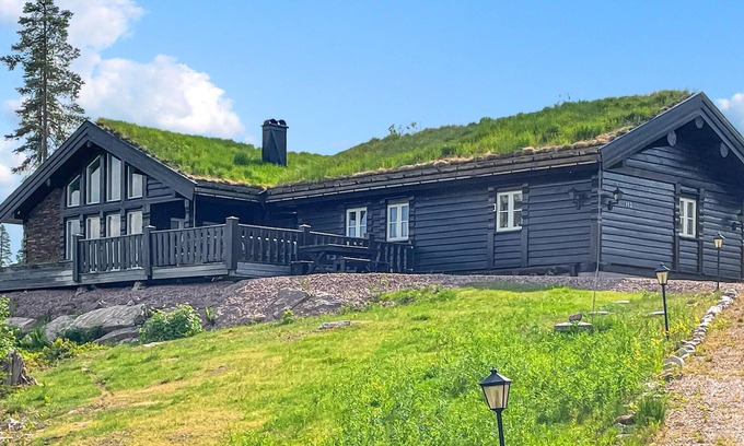 Trysil House | Awesome home in østby