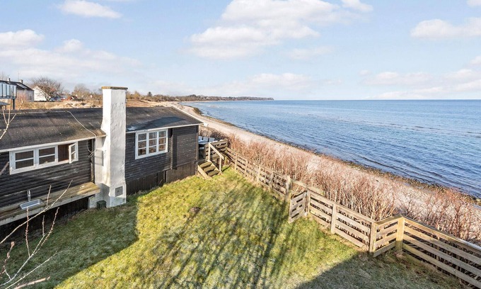 Dronningmolle House | Awesome home in Dronningmølle