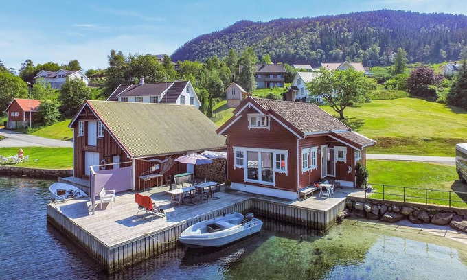 Suldal House | Awesome home in Erfjord with kitchen
