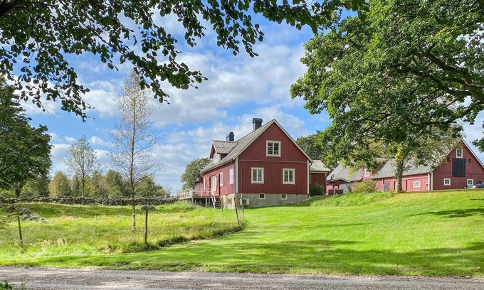 Lidhult House | Awesome home in Lidhult with lake view