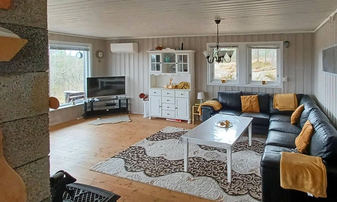 Oyslebo House | Awesome home in Marnardal with kitchen