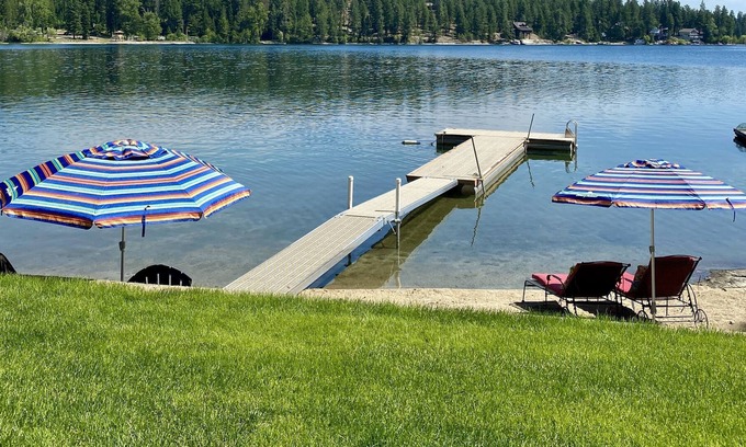 Diamond Lake House | Awesome Lakefront Cabin on Gorgeous Diamond Lake