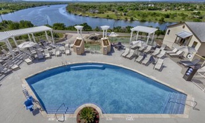 Marble Falls Resort | Awesome summers and gorgeous winters!