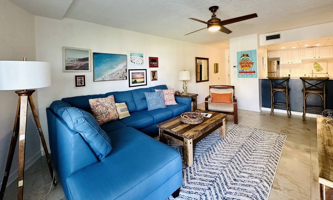 Villa Sabine Condo | Awesome Waterfront Condo on Pensacola Beach - Walking Distance to Boardwalk