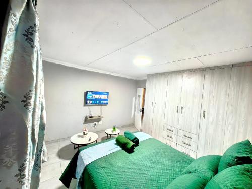 Kempton Park Apartment | Azrisi Apartments