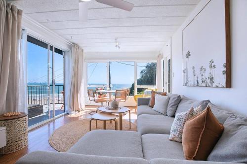 Coolangatta Apartment | Azure Kirra - Chic Beachfront Living in Coolangatta