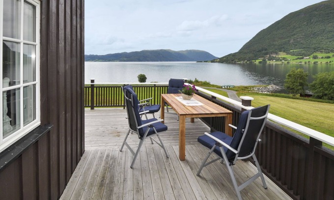 Torjulvagen House | Bøgeilen by Interhome