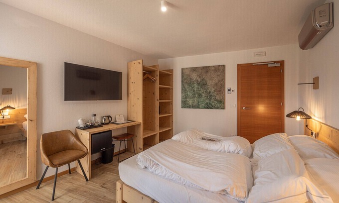 Pieve di Cadore Bed & Breakfast | B&B GIALLO - Camera Menta with bathroom for physically challenged