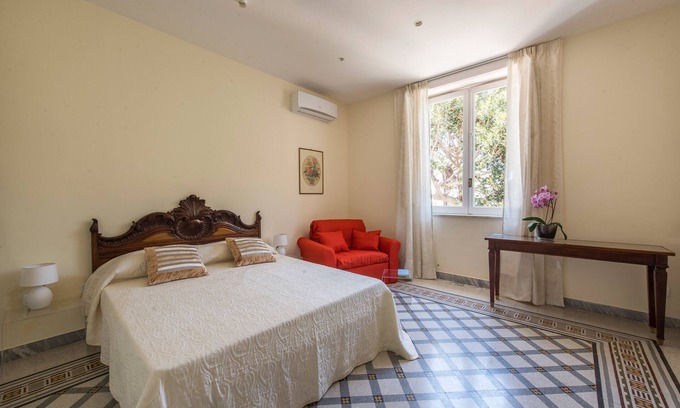 Palermo Bed & Breakfast | B&B Villa Liberty sul mare - Camera Glicine