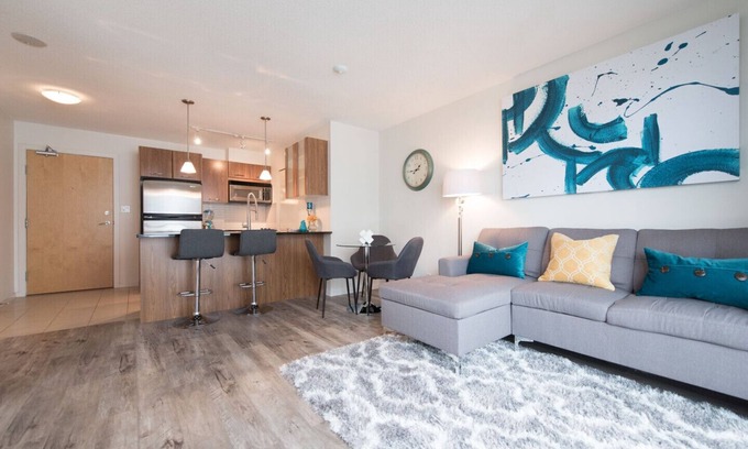 Downtown Vancouver Condo | B1 - 1 Bedroom Yaletown Oasis with Parking