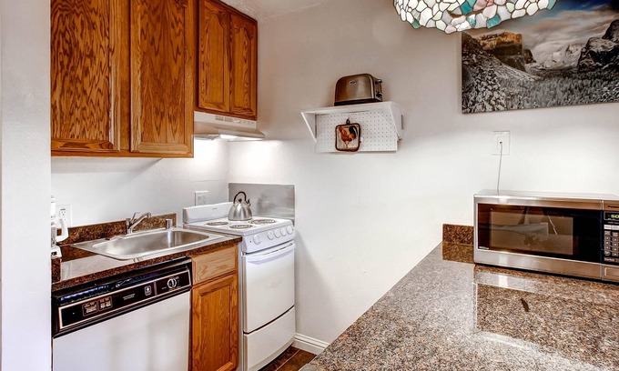 Yosemite West Condo | (B111) Studio Condominiums