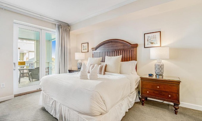 Isle of Palms Hotel | B214 Residence at Sweetgrass