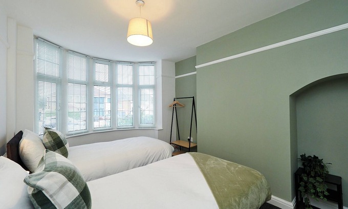 Yardley House | B26-ContractorsNEC-BHX guests