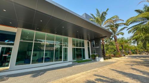 Warin Chamrap Hotel | Baan Suan Khun Ta and Golf Resort