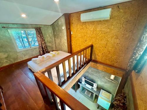 Hot Hotel | Baan Suan Ruen Chan Hom บ้านสวนเรือนจันทร์หอม