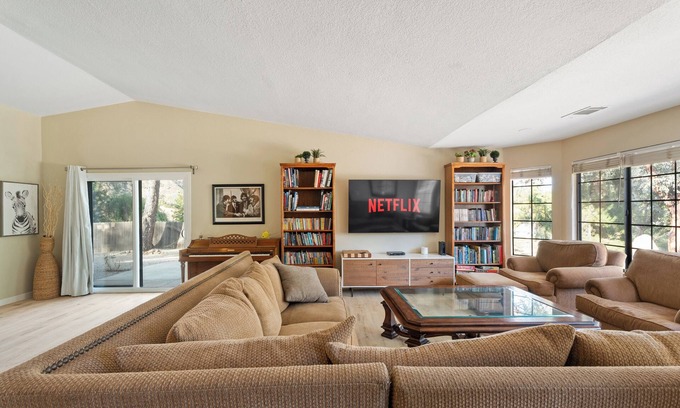 Lake Elsinore House | Backwoods Family and Friends Private Retreat