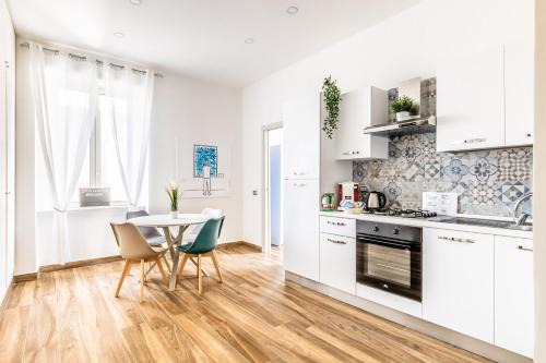 Bacoli Apartment | Bacoli House Deluxe - Central & Elegant Design