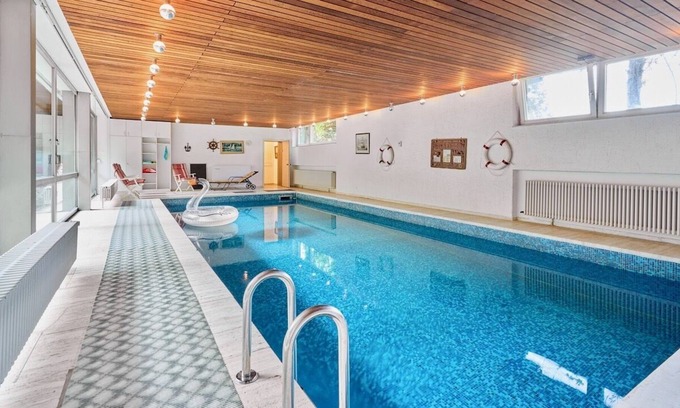 Bad Harzburg Villa | Bad Harzburg, family groups up to 20 persons, pool swimming pool party room garden