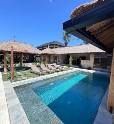 Sekongkang Resort | Baha Baha Villas West Sumbawa Yoyos Wellness Center, Gym, Yoga, Skate Park, Bar & Cafe