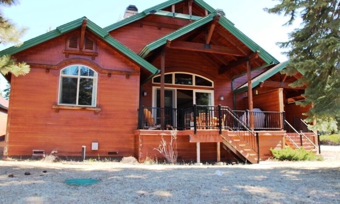 Bailey Creek Cottage | Bailey Creek Cottages (2 night min.)