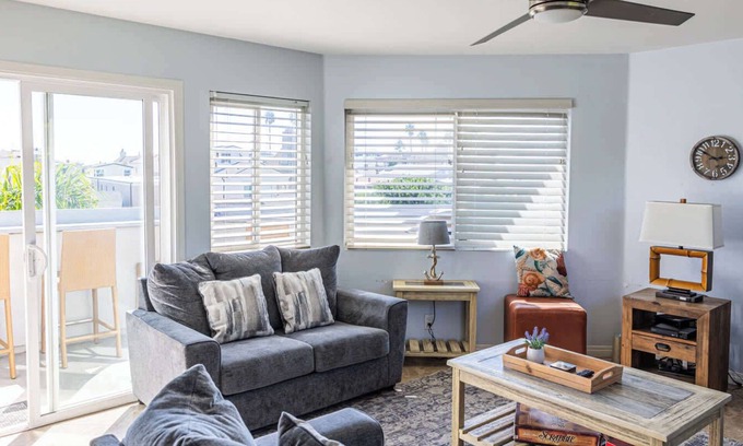 Balboa Peninsula House | Balboa Escape – An Iconic Stay!