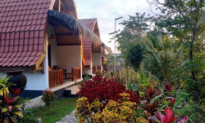 Tetebatu House | Bale Kembang Kuning
