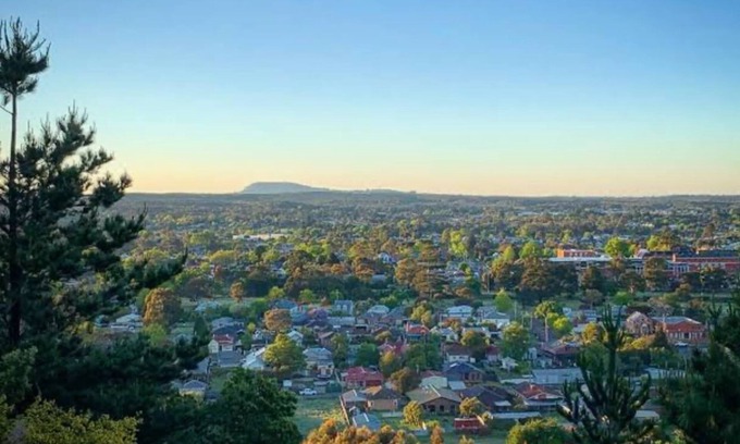 Black Hill House | Ballarat, Black Hill Lifestyle Property with Tennis Court