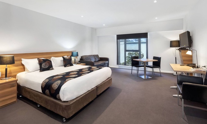 Golden Point Hotel | Ballarat Suites