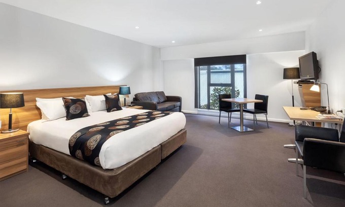 Golden Point Hotel | Ballarat Suites