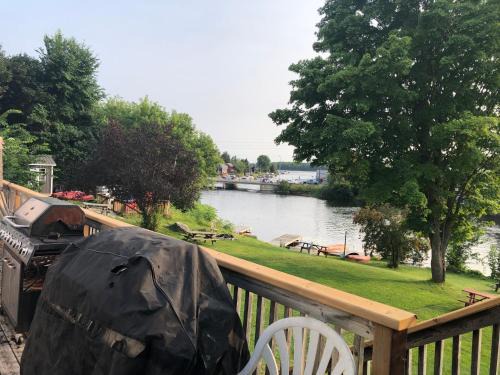 Coboconk House | BALSAM LAKE 4 BED ROOM COTTAGE