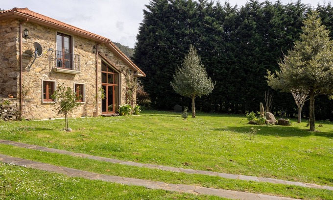 Cedeira House | Balteira da Terra, una Casa Envuelta en Piedra. Cedeira