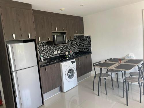 Bang Sare Apartment | Bangsaray Beach Resort