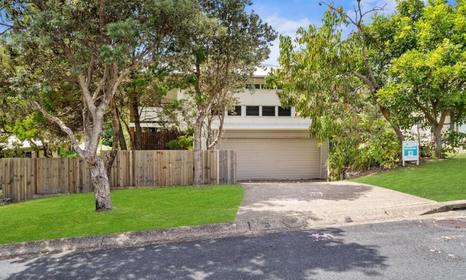 Point Lookout House | Banksia Beach House by Discover Stradbroke