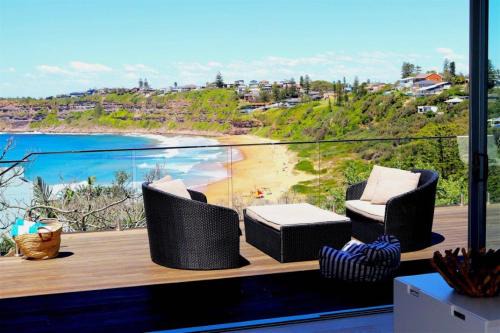 Newport House | Baringa - Point Blank Beach Views