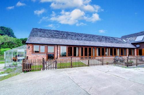 Kingswood House | Barn 1